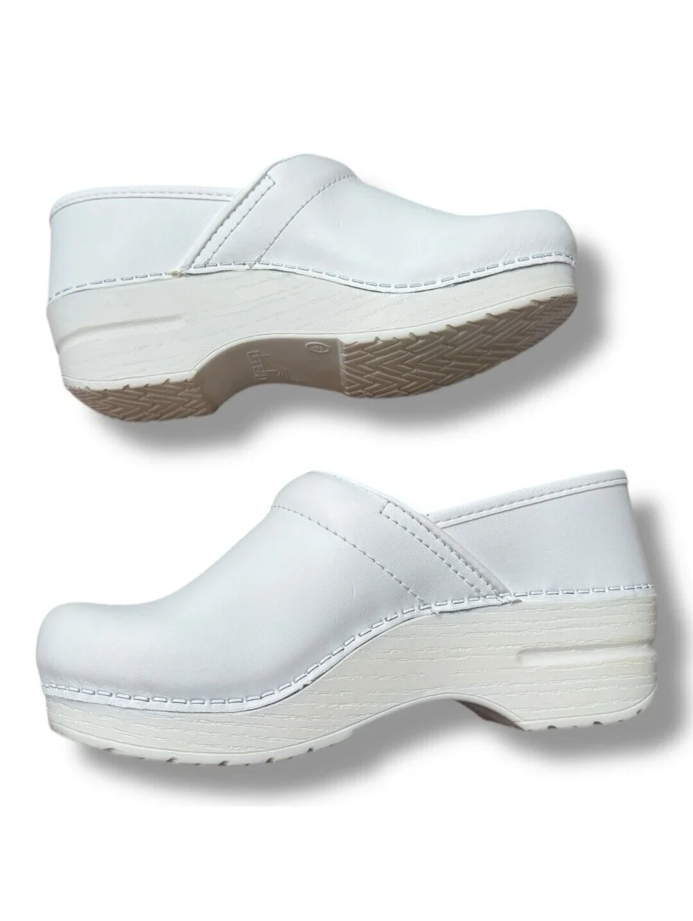 Dansko White Leather Professional Clogs Shoes Clean Medical Women’s US 5.5 EU 36